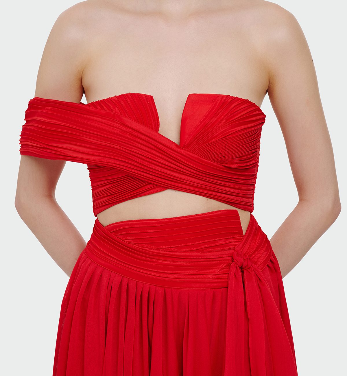 Abiye çekimlerinde profesyonel ghost dekupe ve modelli çekim hizmetleri sunuyoruz. Kumaş detaylarını, dikiş yapısını ve ürünün gerçek formunu öne çıkaran çekimler ile markanıza güçlü bir görünüm kazandırıyoruz. Özellikle e-ticaret siteleri, kataloglar ve sosyal medya için hazırlanan abiye fotoğraf çekimleri sayesinde ürünleriniz daha dikkat çekici ve satış odaklı hale gelir. Modelli abiye çekimleri ile ürünün duruşunu gösterirken, ghost çekim tekniği ile temiz ve profesyonel bir sunum sağlıyoruz.